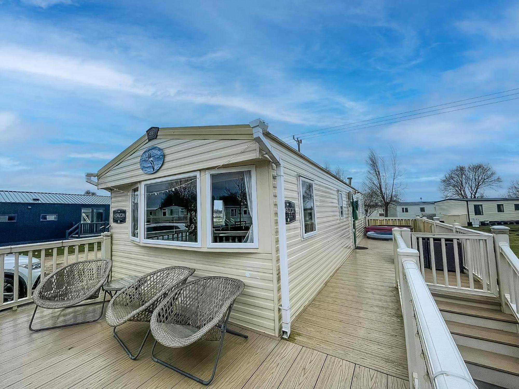 Great Caravan With Large Decking Area And Private Hot Tub, Ref 95016sw